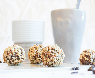 Chokladbollar med salted caramel och hasselnötter