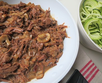 Zoodles med lammpanna (av slökokt lammhals)