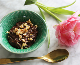 Nyttig chokladpudding gjord på avokado