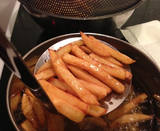 Vitlöks- och chilimarinerade jätteräkor med hemlagade franskisar och aioli