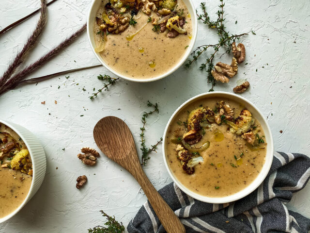 Creamy Roasted Cauliflower Soup With Caramelized Onions