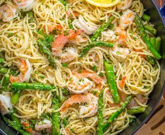 Shrimp Scampi Pasta with Asparagus (VIDEO)