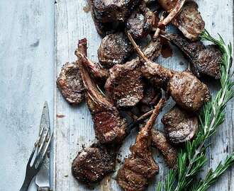 Grillade lammracks med grekiska smaker