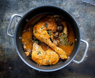 Poulet Chasseur – fransk gryderet med kylling, bacon og svampe