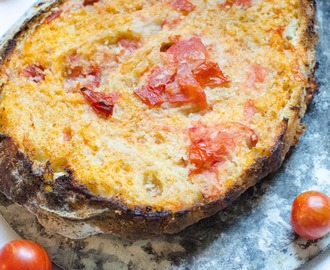 Pan con tomate