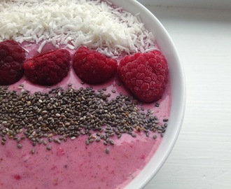 Smoothie Bowl med Hallon och Banan