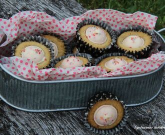 Cookiecups med strawberries & cream