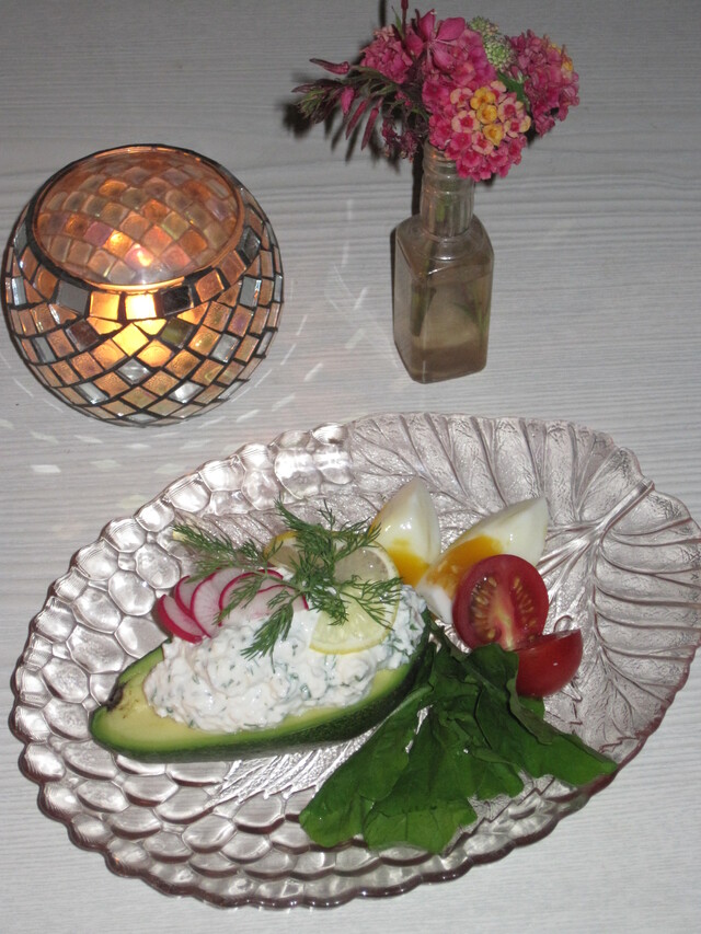 Avocado med Färskoströra