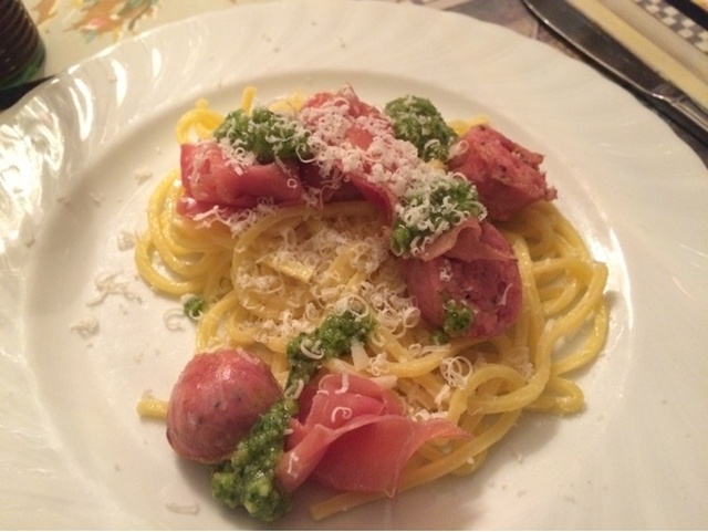 Pasta med salsiccia och pesto