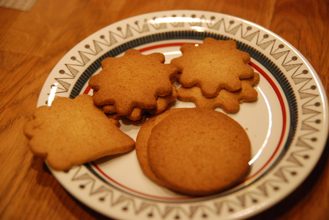 Novemberkakor eller fuskpepparkakor utan gluten, vete, mjölk och ägg