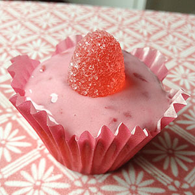Rosa drömmar- Minicupcakes med hallonfrosting!
