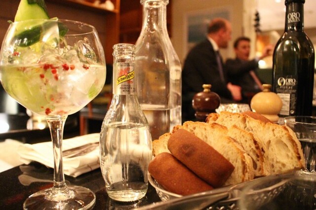 Gin Tonic Cucumber & Rose pepper i Hotel Diplomats T/Bar