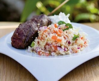 Kebabspett med tabouleh och coleslaw på vitkål och fänkål