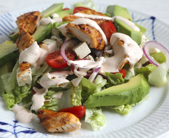 Ljummen Kycklingsallad med avokado & fetaost