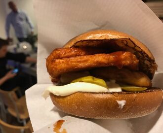 Recension: Max Hamburgares nya BBQ Halloumi kampanjburgare