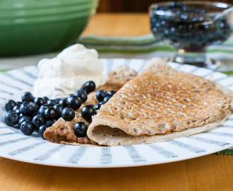 Gluten- och mjölkfria pannkakor med superfärska blåbär