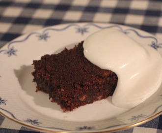 Chokladbrownie med sojachantilly -  mjölk och glutenfri