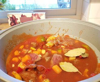 Crockpot- Mustig gulasch