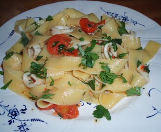 Pasta med bläckfisk