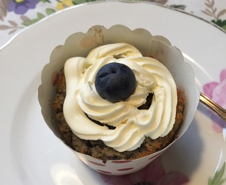 Glutenfria bananmuffins - pimpade med smoothiepulver