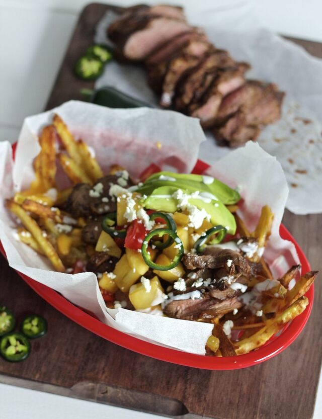 Ur arkivet: Hawaii carne asada med krispiga cheddarfries & grillad ananas pico de gallo