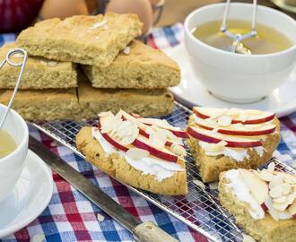 Glutenfria och mättande mandelscones