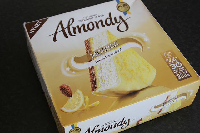 Almondy's Citronmoussetårta