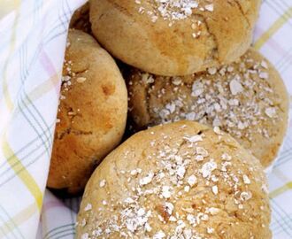 Frukostbröd med honung och havre 