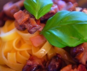 Kryddig svamp med pasta
