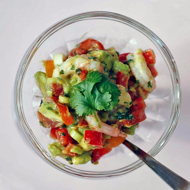 Ensalada de Camarones con Aguacate y Limon