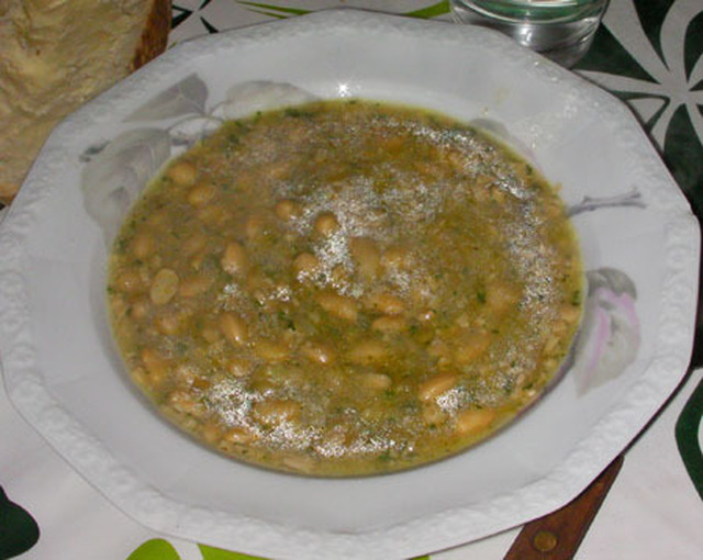 Toskansk bön- och vitlökssoppa