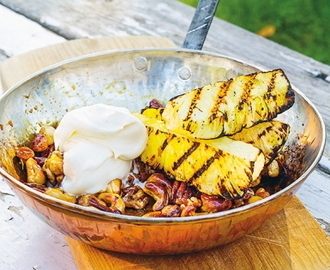 Grillad ananas med vit chokladmousse