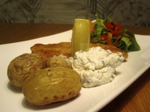 Polentafisk med kanariska potatisar & oliv- och fetaostsås