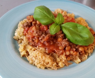 Arabisk köttfärssås med röda linser