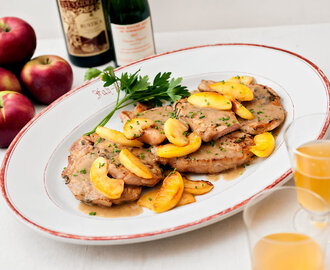 Pork Chops With Apples and Cider