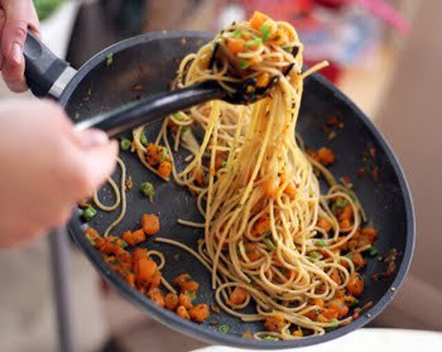 Vegoflåd - spaghetti med pumpa, chili och vitlök
