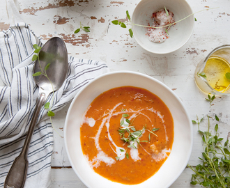 Rostad tomatsoppa med fänkål och kokosmjölk