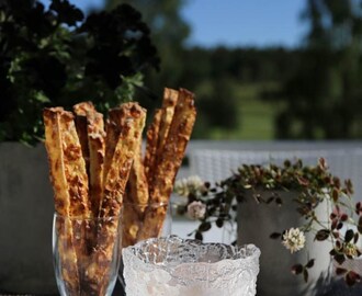 Tunnbrödschips med räkdipp och jubileumsgolf