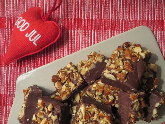 Snabb chokladfudge med salt mandel