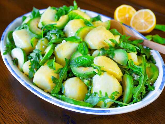 Snabb potatis- och avokadosallad med citronette