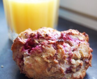 Engelska scones med hallon