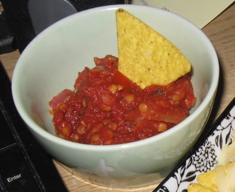 Tomatsalsa med röda linser