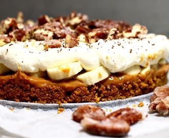 Banoffee pie med dulce de leche, yoghurtgrädde & kanderade pekannötter!