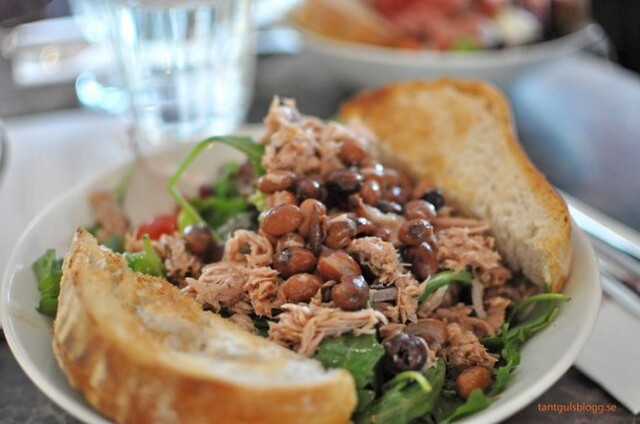 Italiano Caffè och god tonfisksallad i lunchlådan