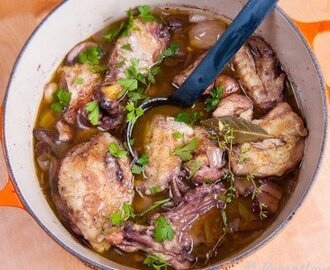 Kycklinggryta med vin eller Coq au vin