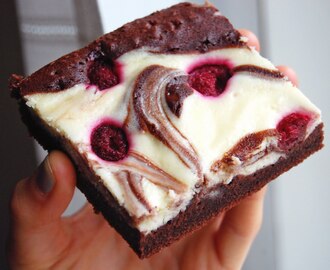 Marmorerade hallonbrownies med färskost