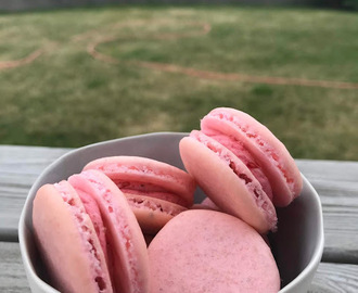 Hallonmacarons