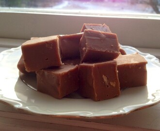 FUDGE MED SALTA MANDLAR