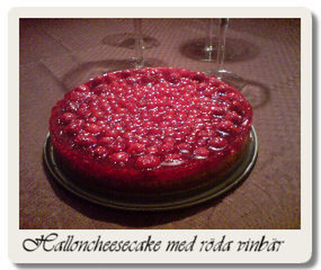 Halloncheesecake med röda vinbär