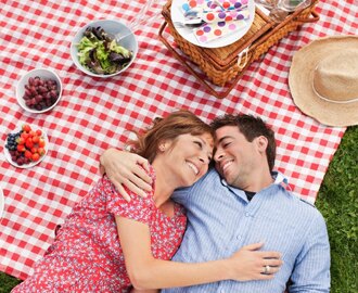 Nyttig mat att förbereda och packa för picknick eller stranden